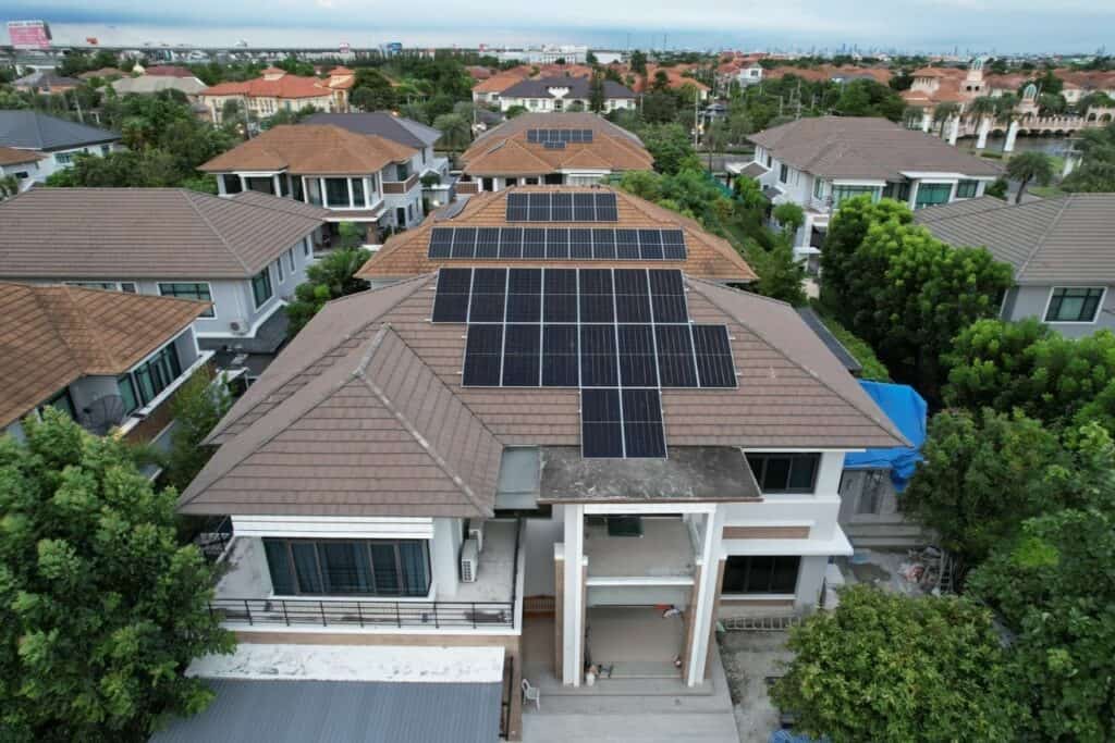 Installation-solar-cell-10kw-ongrid-hybrid-samuth-sakorn